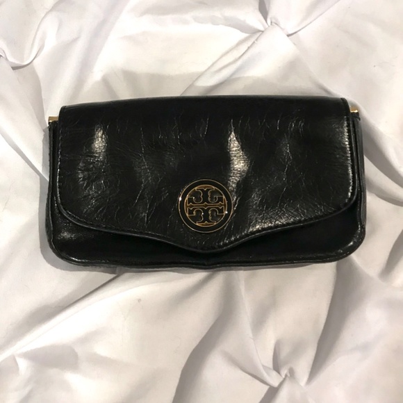 TORY BURCH — Logo Gold Chain Black Leather Clutch - Picture 9 of 9